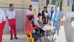 برپایی میز خدمت شبکه بهداشت جغتای در جایگاه نمازجمعه