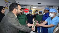  تجلیل از اساتید مراکز درمانی دانشگاه به مناسبت بزرگداشت روز معلم و مقام استاد