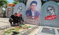 حضور رئیس دانشگاه علوم پزشکی سبزوار بر مزار "شهید حمید رضا الداغی" و ادای احترام به شهید غیرت