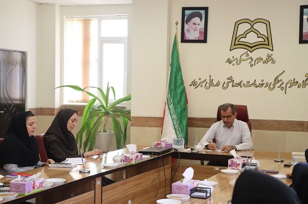 نشست بررسی مسائل بانوان شاغل دانشگاه با حضور رئیس دانشگاه برگزار شد نشست بررسی مسائل بانوان شاغل دانشگاه با حضور رئیس دانشگاه برگزار شد